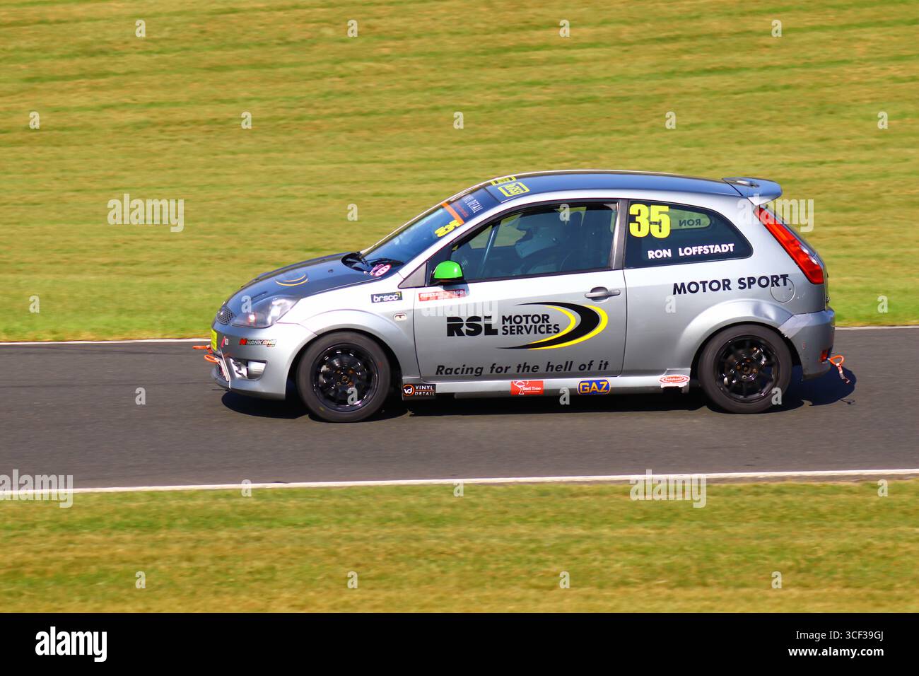 Brscc car racing at Cadwell Park Lincolnshire Stock Photo - Alamy