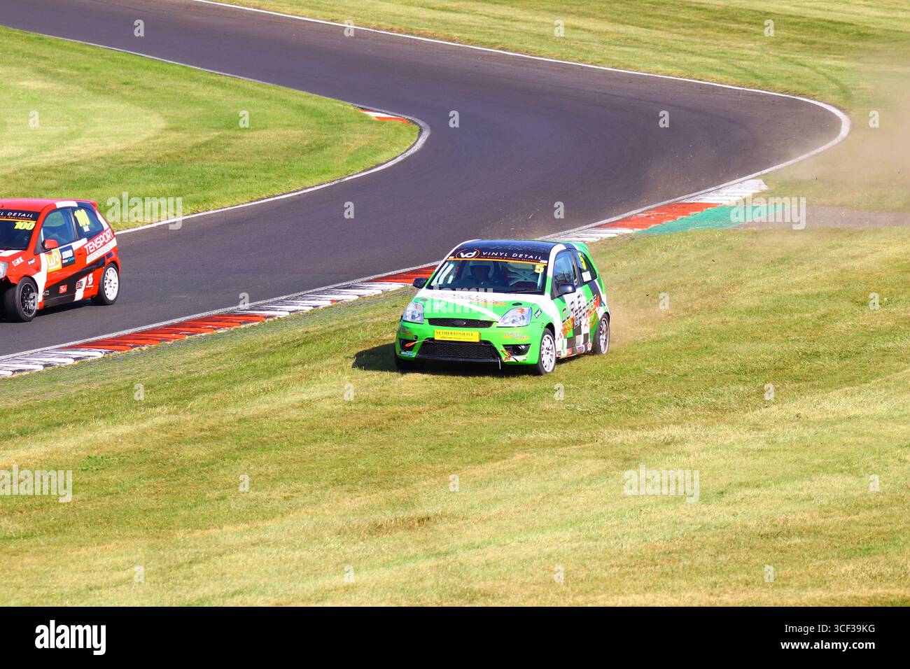 Brscc car racing at Cadwell Park Lincolnshire Stock Photo - Alamy