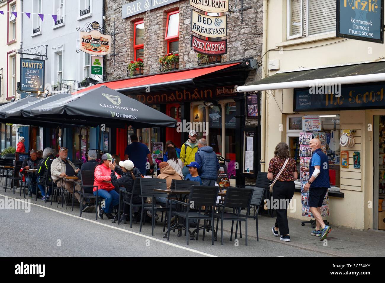 O Donnabhain's Restaurant on Henry Street in Kenmare, Kenmare, Province of Munster, County Kerry, Ireland Stock Photo