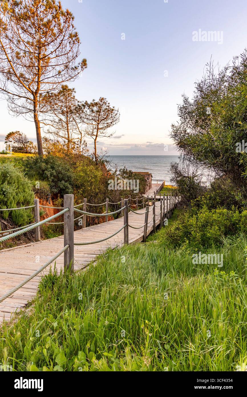 Sand path beach shot cliff hi-res stock photography and images - Alamy