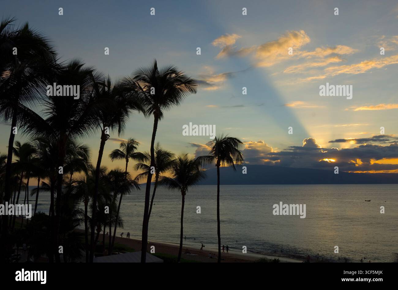 Sunset kaanapali maui hawaii hi-res stock photography and images - Alamy