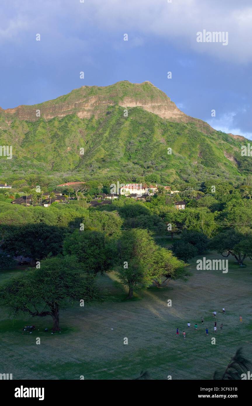 Lēʻahi the summit of Diamond Head Crater, Honolulu, Oahu, Hawaii, USA ...