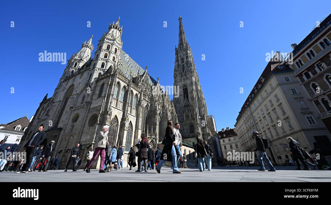 Stephens cathedral photographed hi-res stock photography and images - Alamy