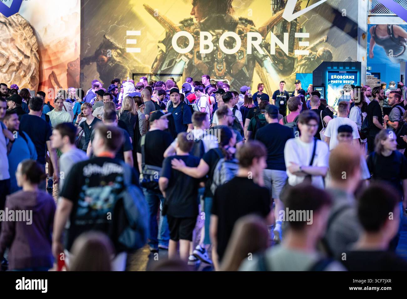 Gamescom 2025 in Köln Blick auf die Ausstellungsflächen in den Kölner ...