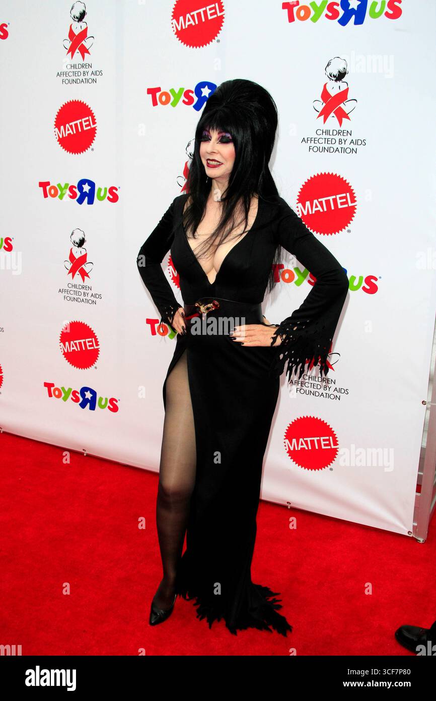 Cassandra Peterson aka Elvira at the 14th annual Dream Halloween 