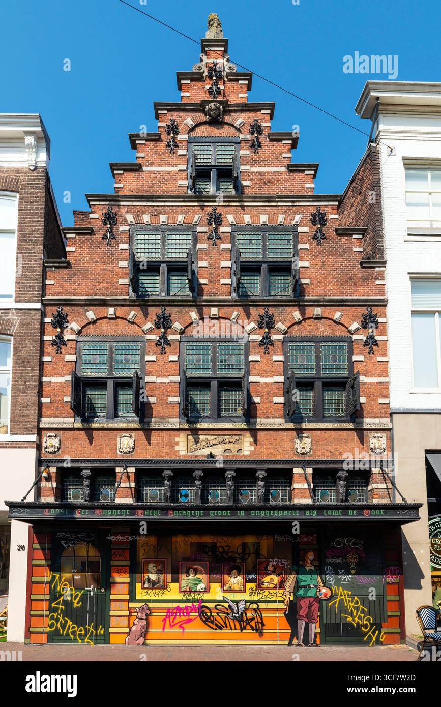 Pauw Vintage, Dutch House Built in 1931 at Kruisstraat 26 in Haarlem. Holland, Netherlands. This  monumental building was designed by the Haarlem arch Stock Photo