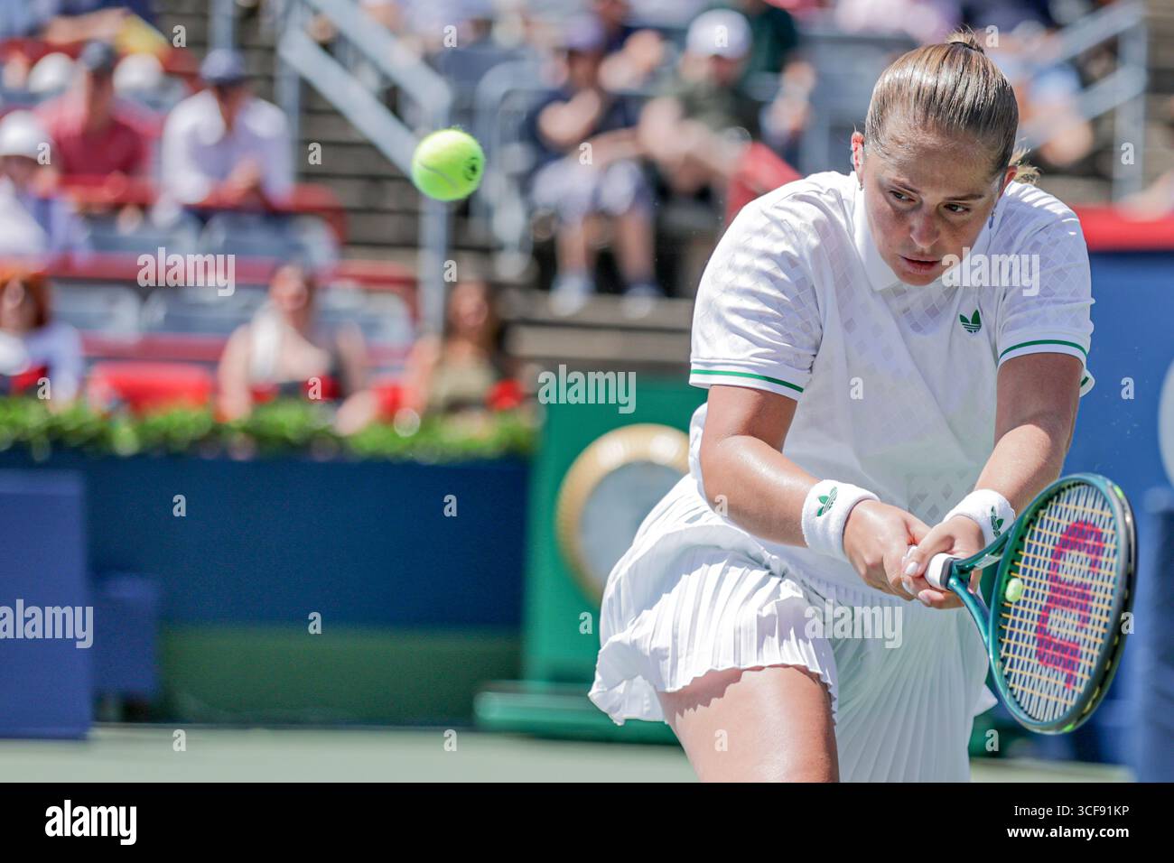 Jelena ostapenko ( Latvia ) in the WTA Masters 1000 Montreal in her game against Naomi Osaka at the round 3 of Omnium national bank by Rogers Montreal Stock Photo
