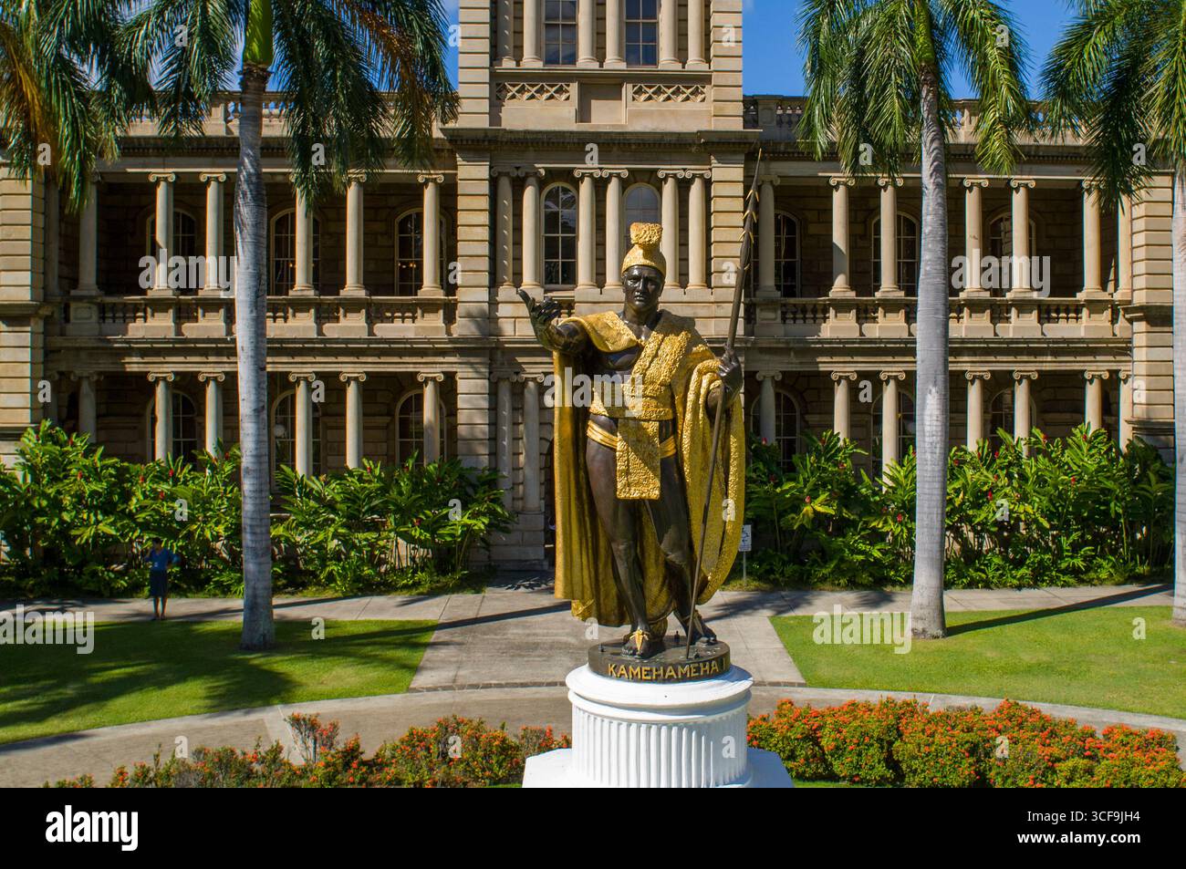 Statue of King Kamehameha I located in front of Ali'Iolani Hale ...