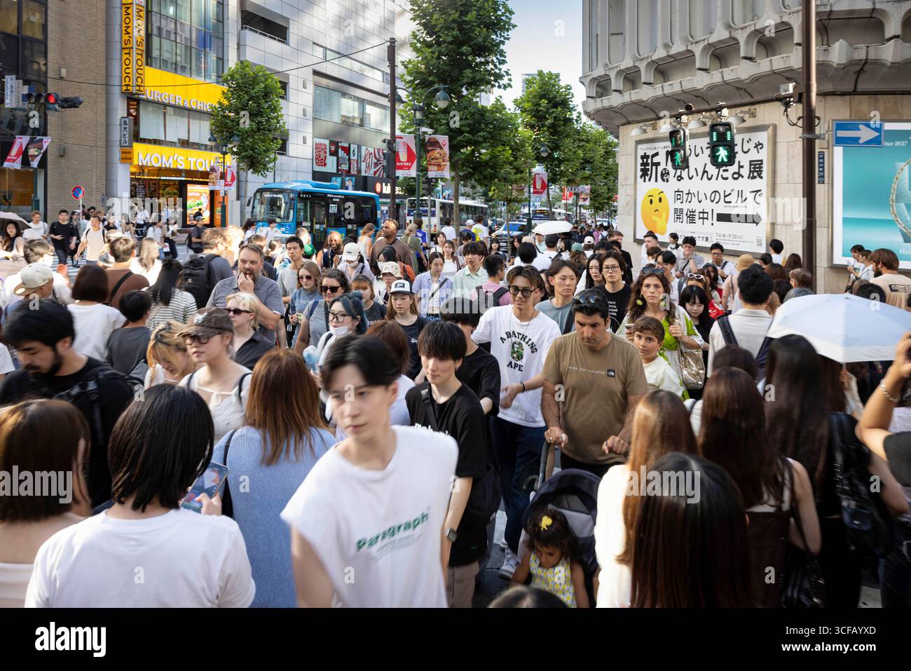 Chen Shui-bian's High Popularity Draws Crowds at Taipei Book Signing Event Chen Shui-bian's High Popularity Draws Crowds at Taipei Book Signing Event