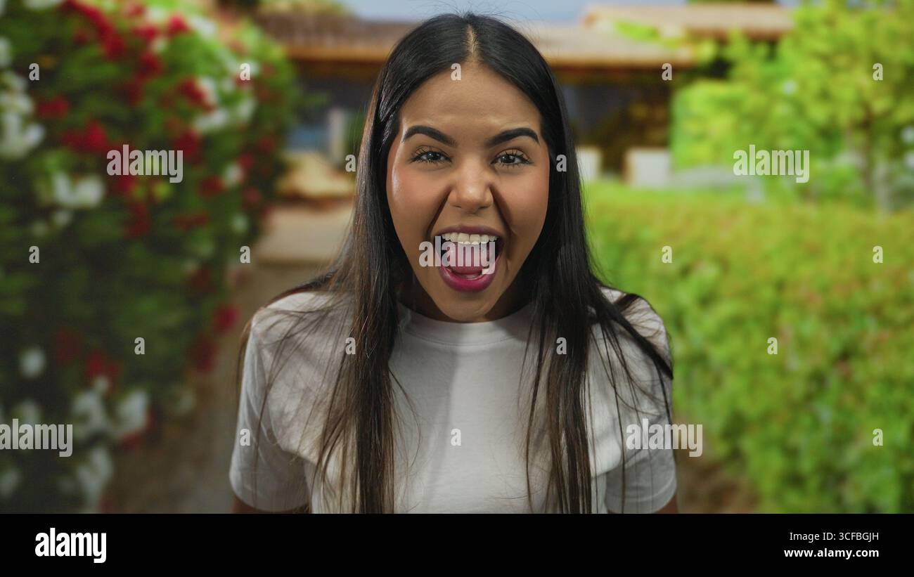 Woman spreads mouth in shouting hi-res stock photography and images - Alamy