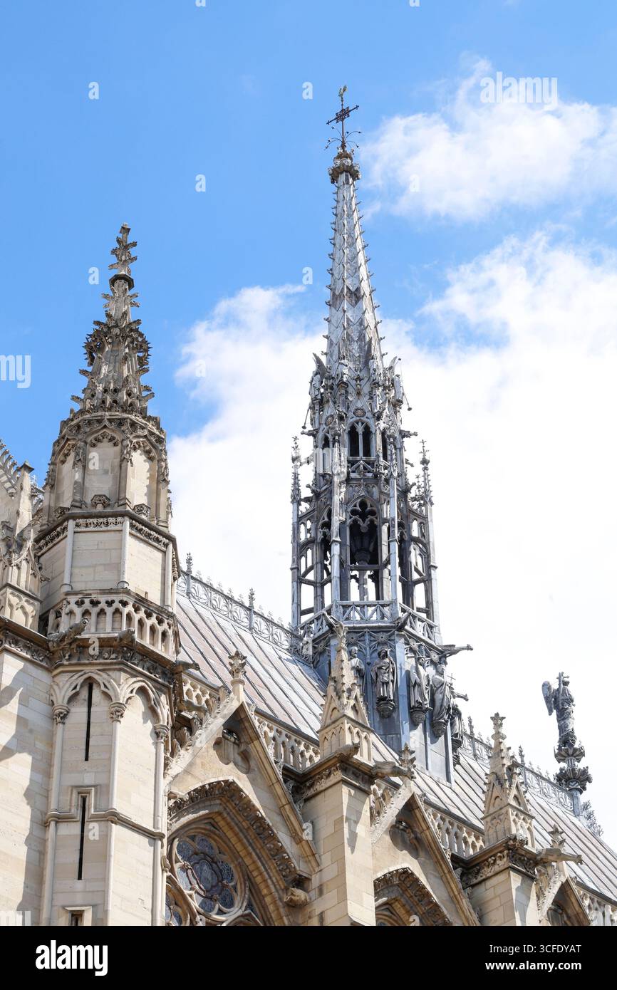 Paris gothic architecture hi-res stock photography and images - Alamy