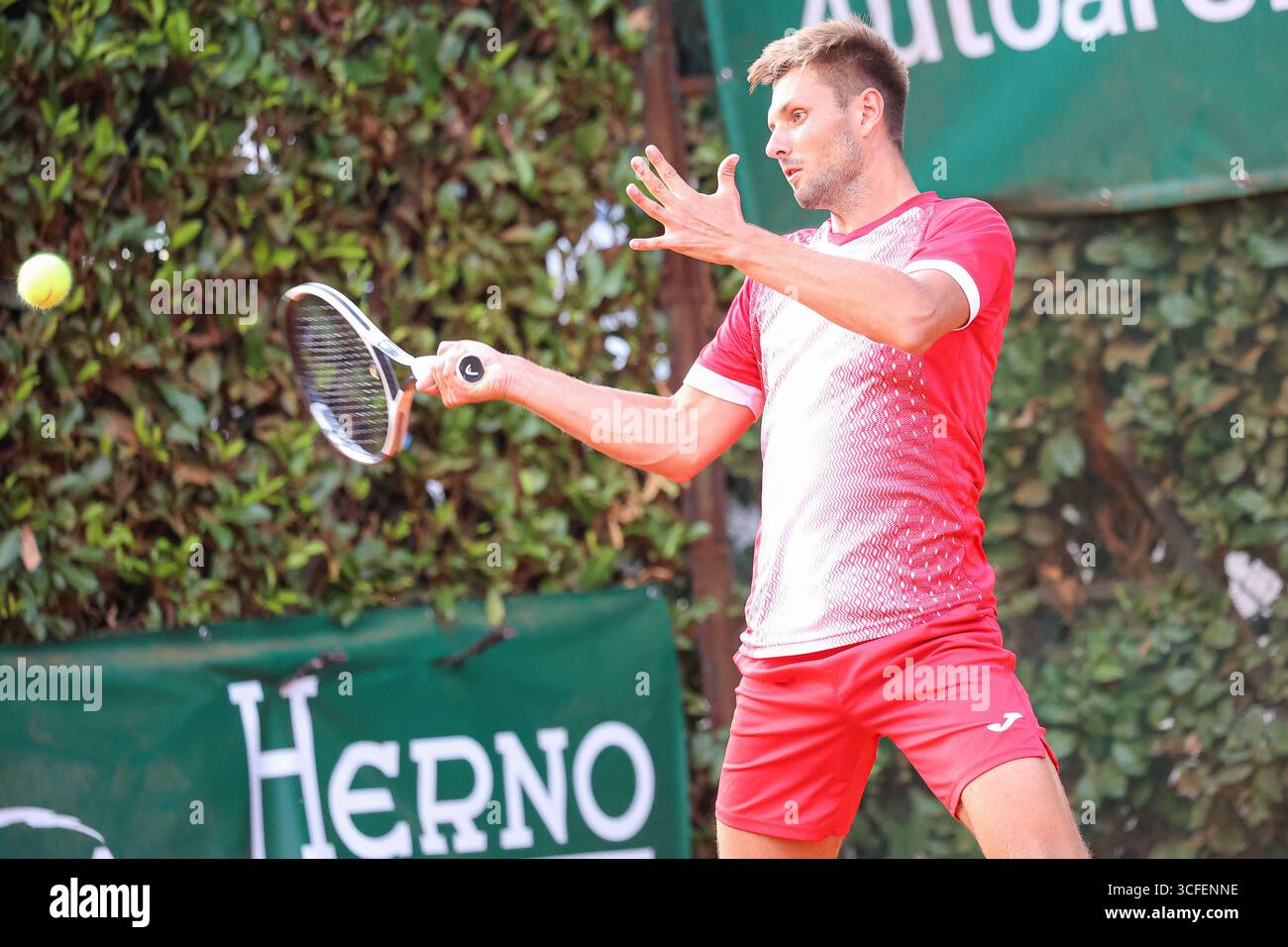 Lesa, Italy. 22nd Aug, 2025. Oleksandr Ovcharenko (UKR) during M25 ITF Lesa Cup, International Tennis match in Lesa, Italy, August 22 2025 Credit: Independent Photo Agency/Alamy Live News Stock Photo