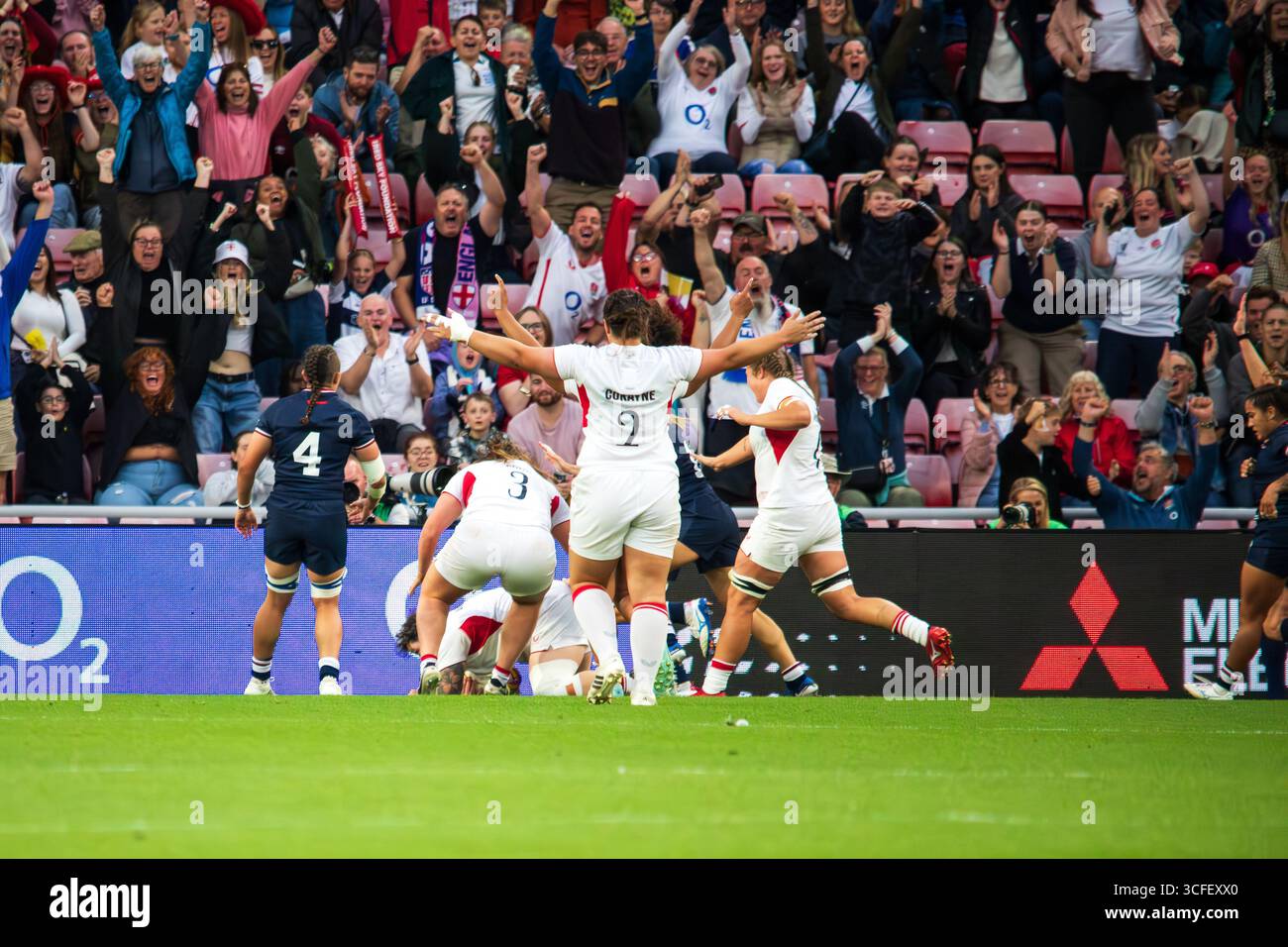 Sunderland, UK, 22nd August 2025 England hooker Amy Cokayne stretches ...