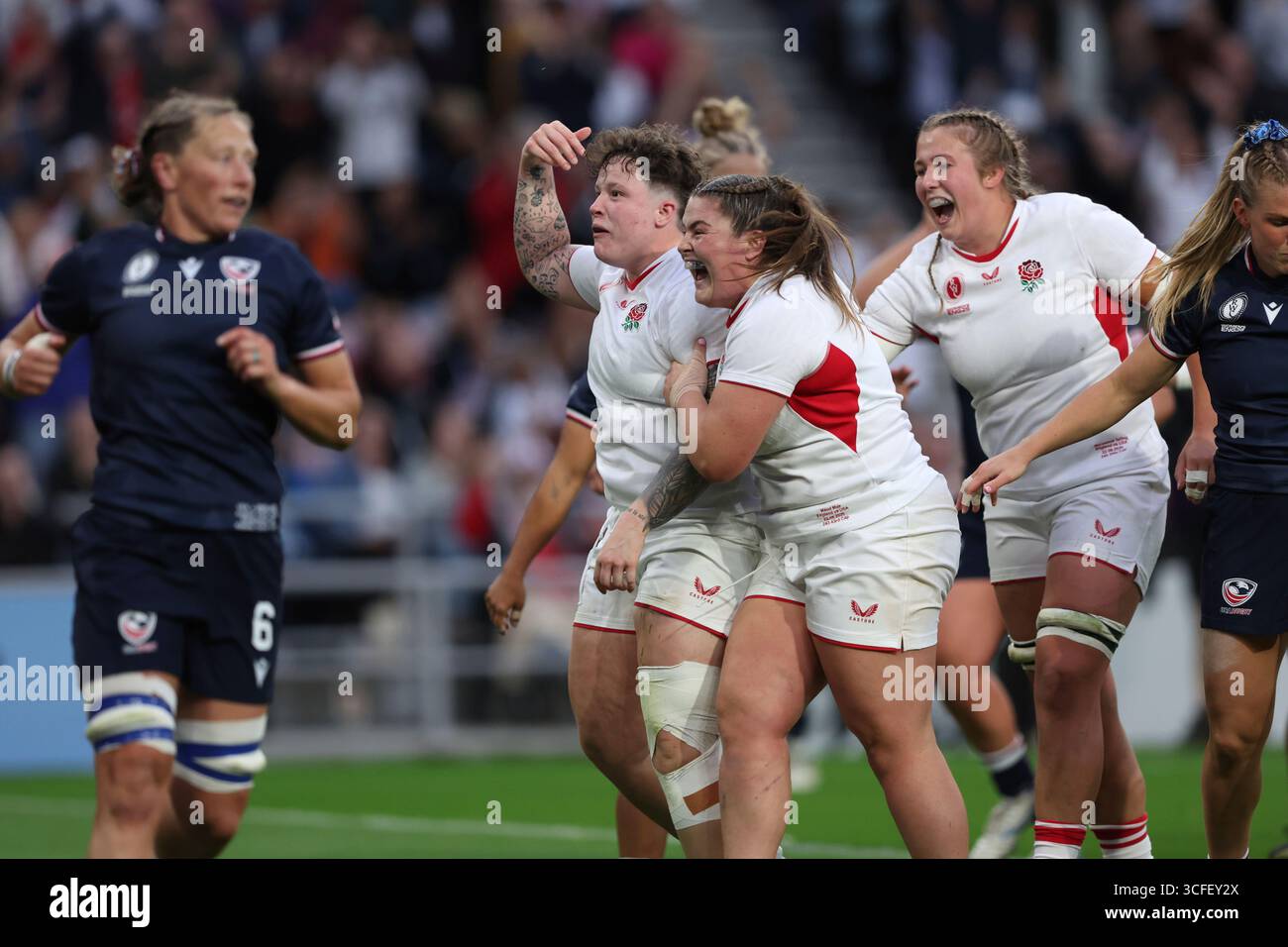 Hannah Boterman Hannah Botterman of England, second left celebrates with teammates ...