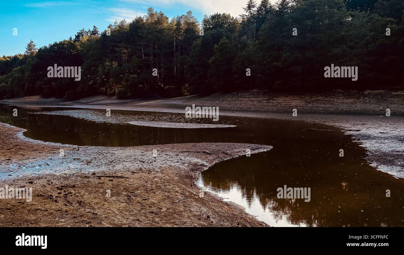 Drought hit and barren Ardingly Reservoir Haywards Heath Sussex. 22nd Aug 2025  74.5-hectare Local Nature Reserve, after the hottest summer on record. - Smartphone Captured Stock Image