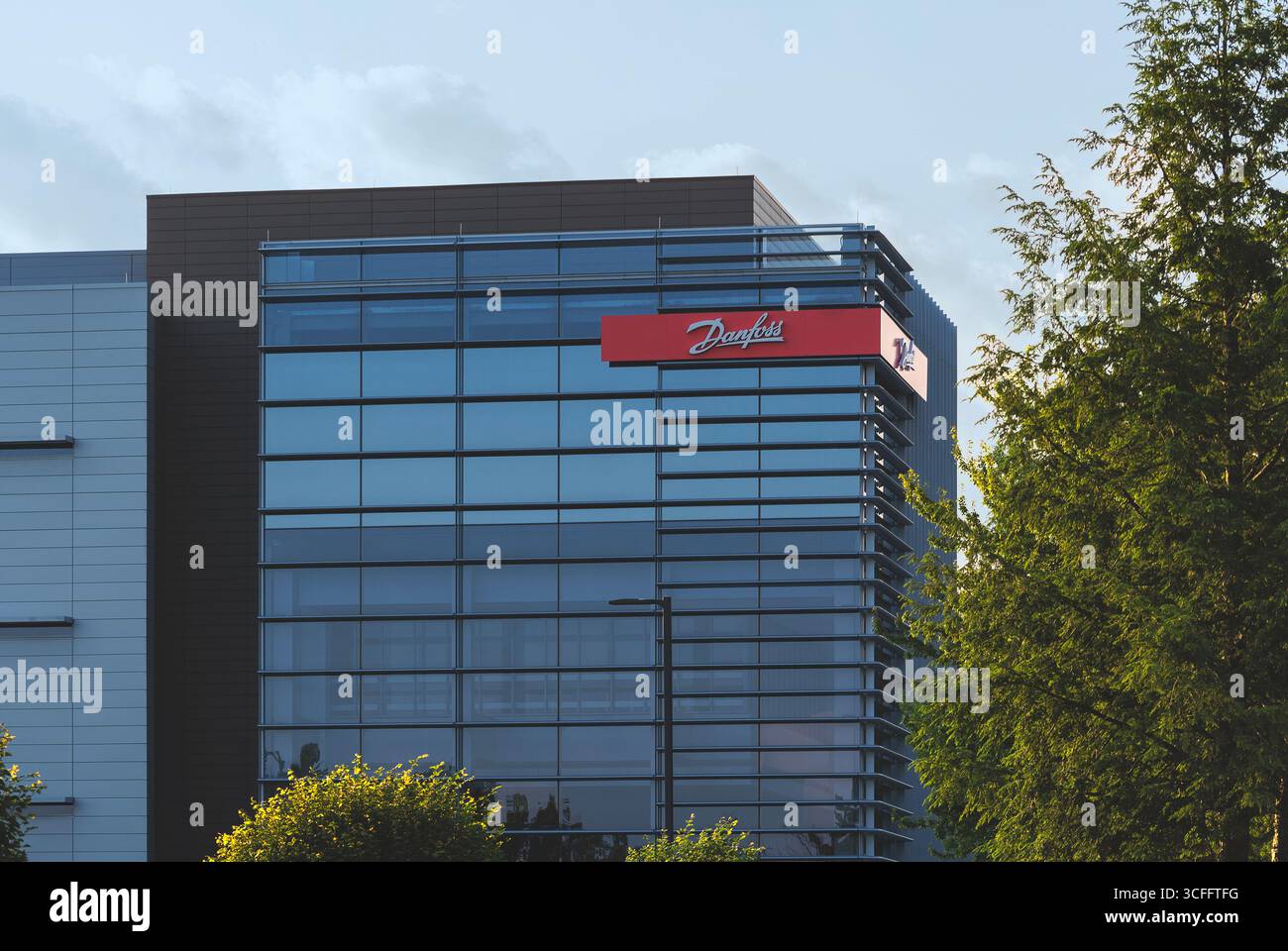 Tenant experience technology hi-res stock photography and images - Alamy