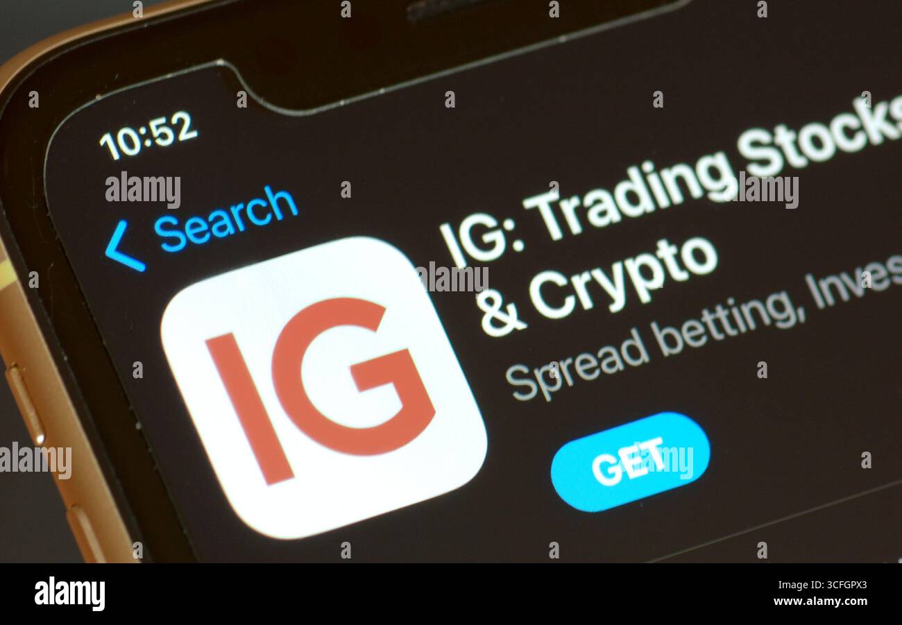 Stocks and shares screen hi-res stock photography and images - Alamy