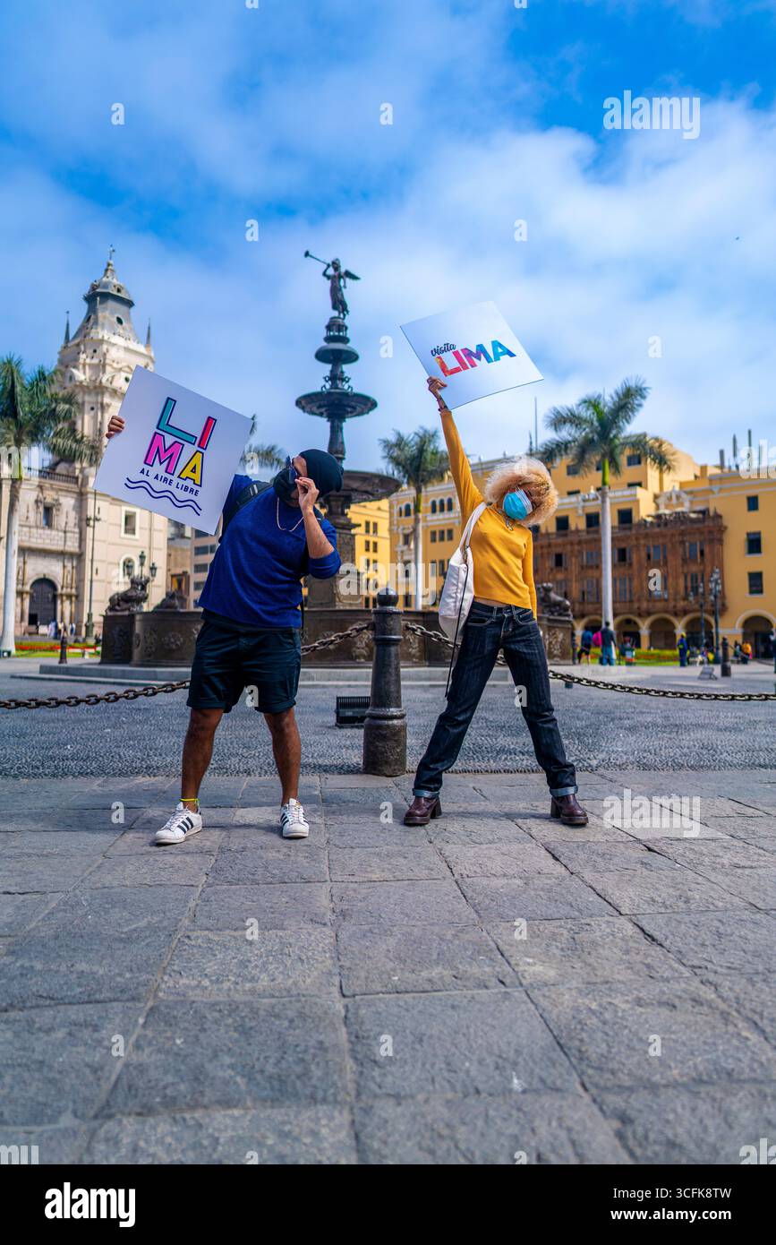 Visitlima hi-res stock photography and images - Alamy