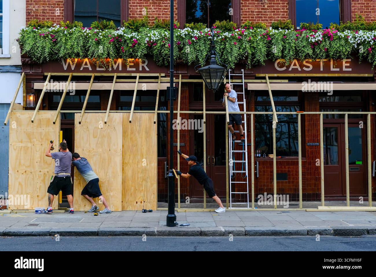 Notting hill carnival 2025 hi-res stock photography and images - Alamy