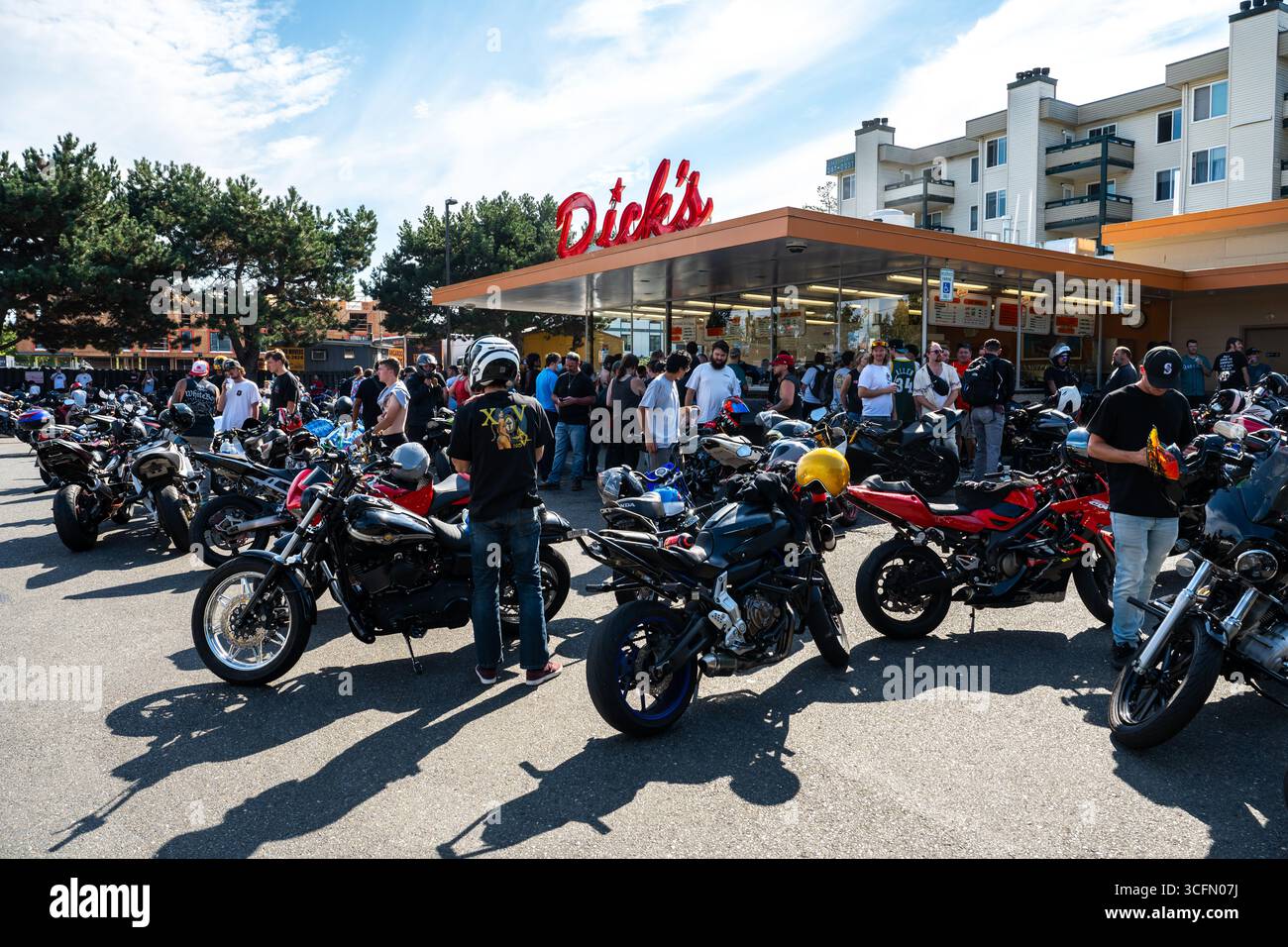 Seattle, USA. 23 Aug, 2025. Around 3:00pm the annual Bomb Squad ride ...