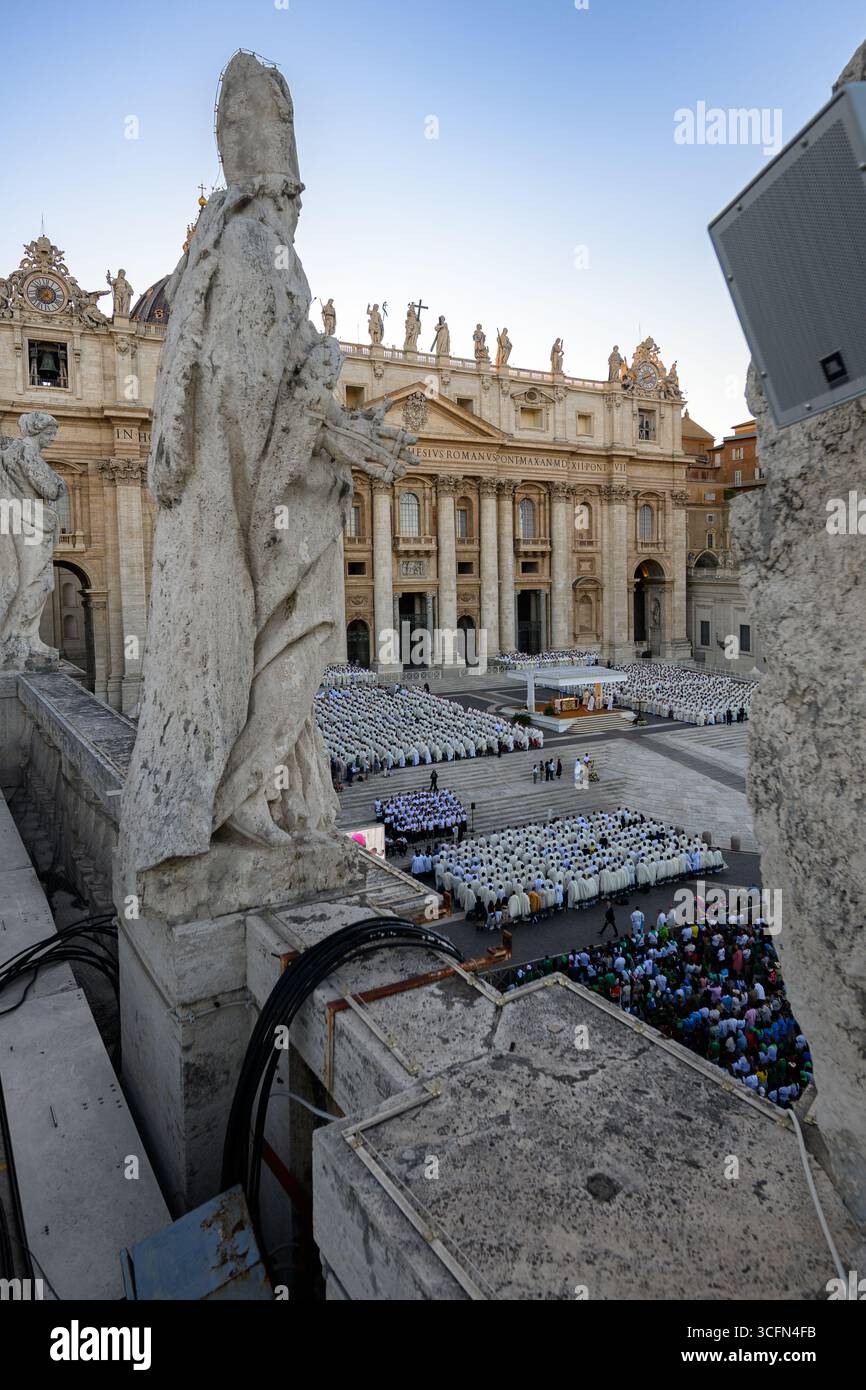 The Jubilee of Youth Welcome Mass held in St Peter's Square, presided over by Archbishop Rino Fisichella. Photographed from the Charlemagne Wing. Stock Photo