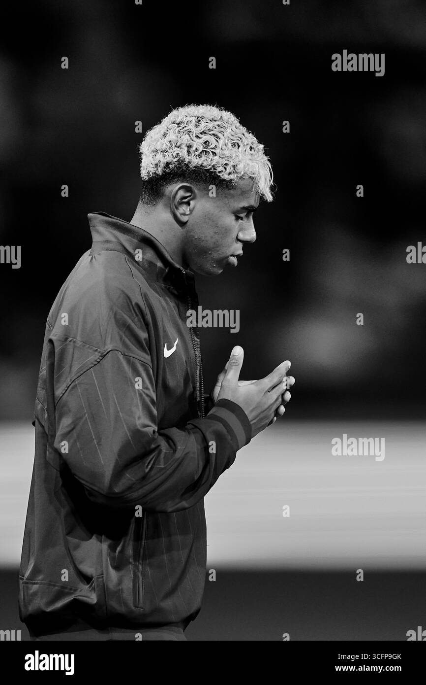 Lamine yamal barcelona Black and White Stock Photos & Images - Alamy
