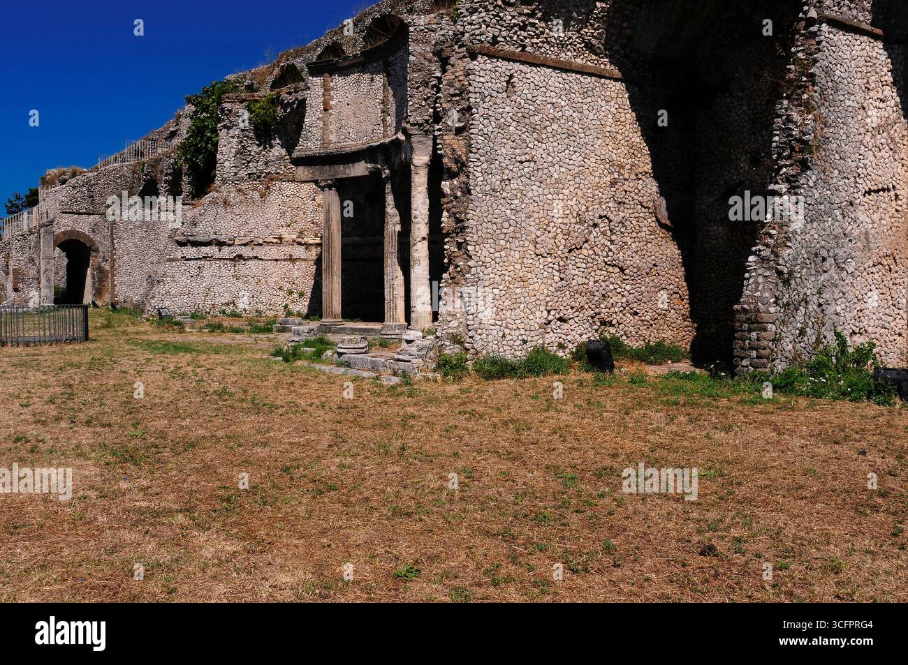 Opus incertum hi-res stock photography and images - Alamy