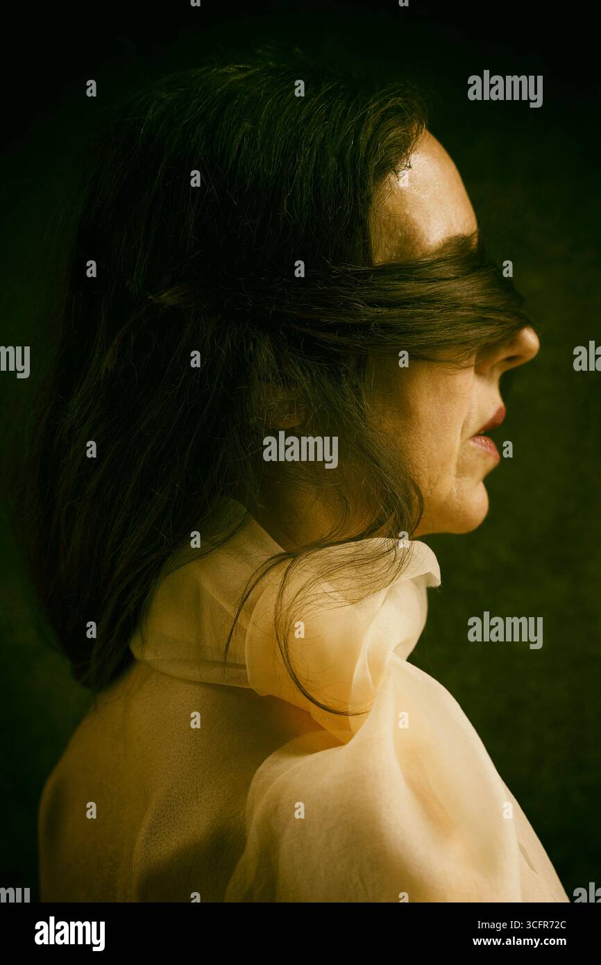 Woman without face covering hi-res stock photography and images - Alamy