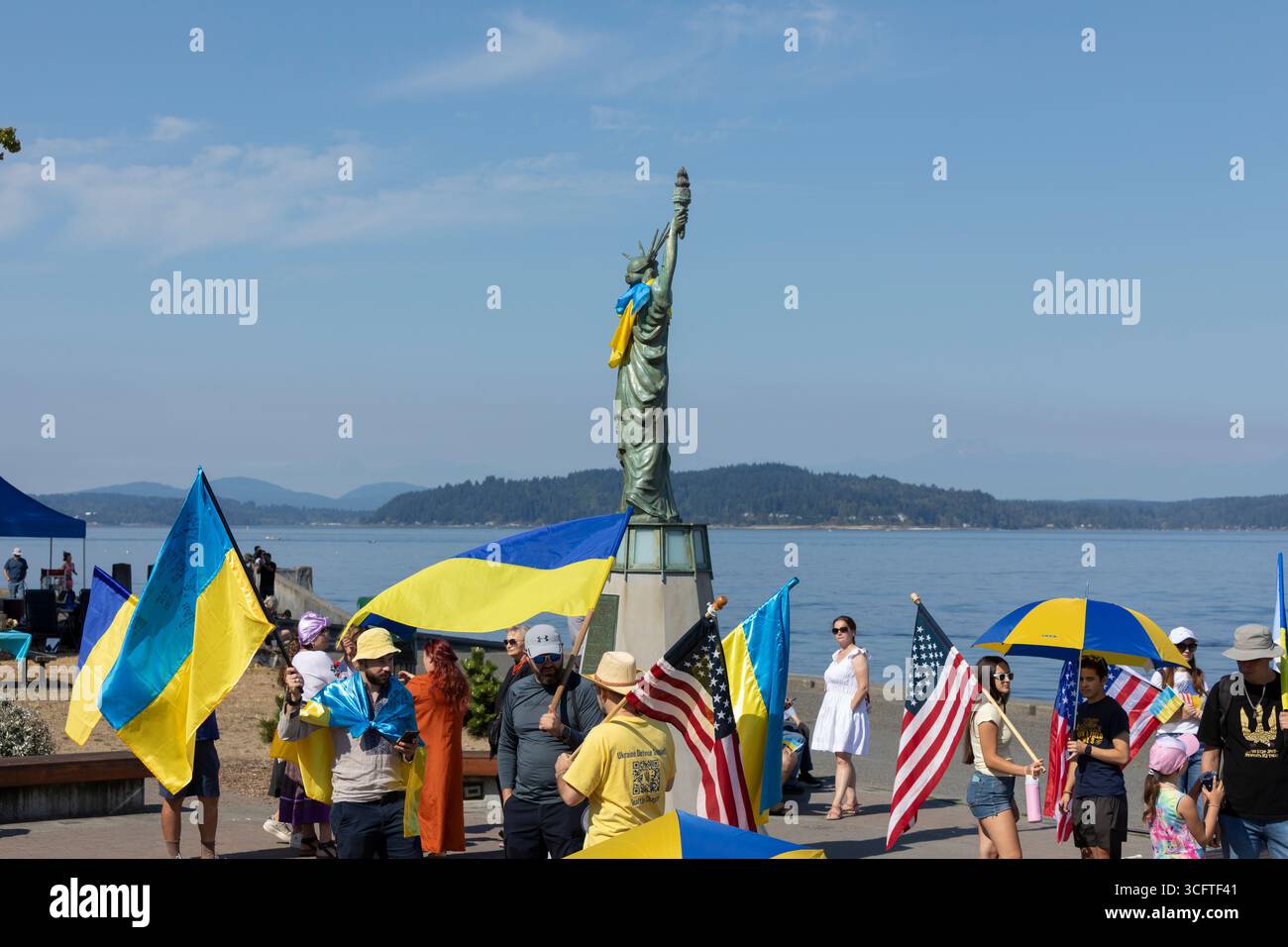 Seattle, Washington, USA. 24th August 2025. A small group of supporters gathered at Statue of Liberty Plaza in Seattle for a Ukraine Freedom Rally on the 34th Anniversary of Ukraine’s Independence. Credit: Paul Christian Gordon/Alamy Live News Stock Photo