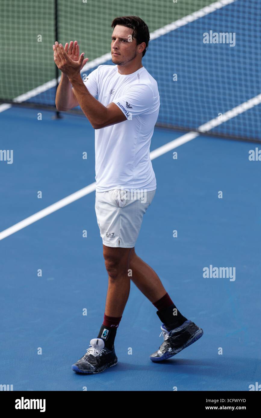 Queens Rinky Luciano darderi hi-res stock photography and images - Alamy