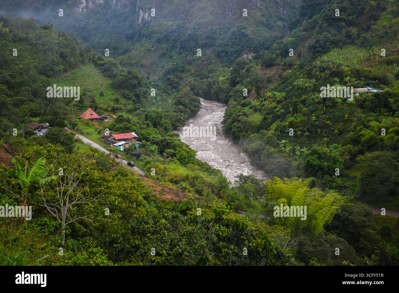 Narrowest point of magdalena river hi-res stock photography and images ...