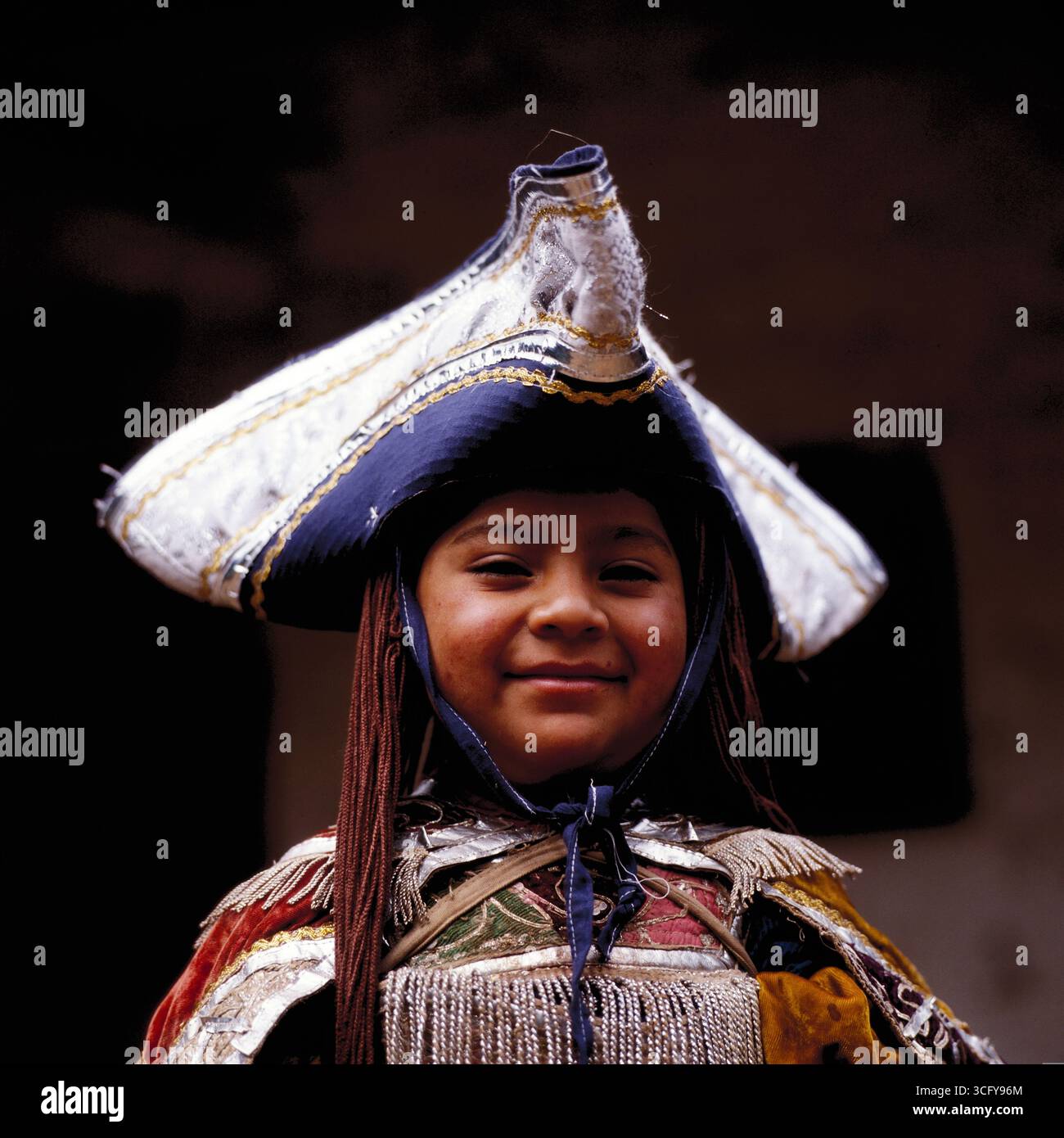 Maya kostum hi-res stock photography and images - Alamy, image size:1300x1390