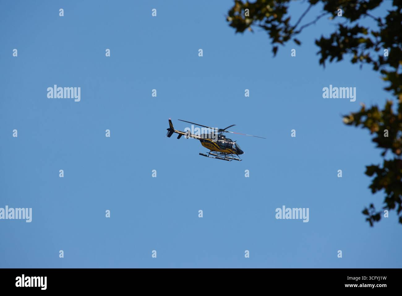 Black and yellow helicopter hi-res stock photography and images - Alamy