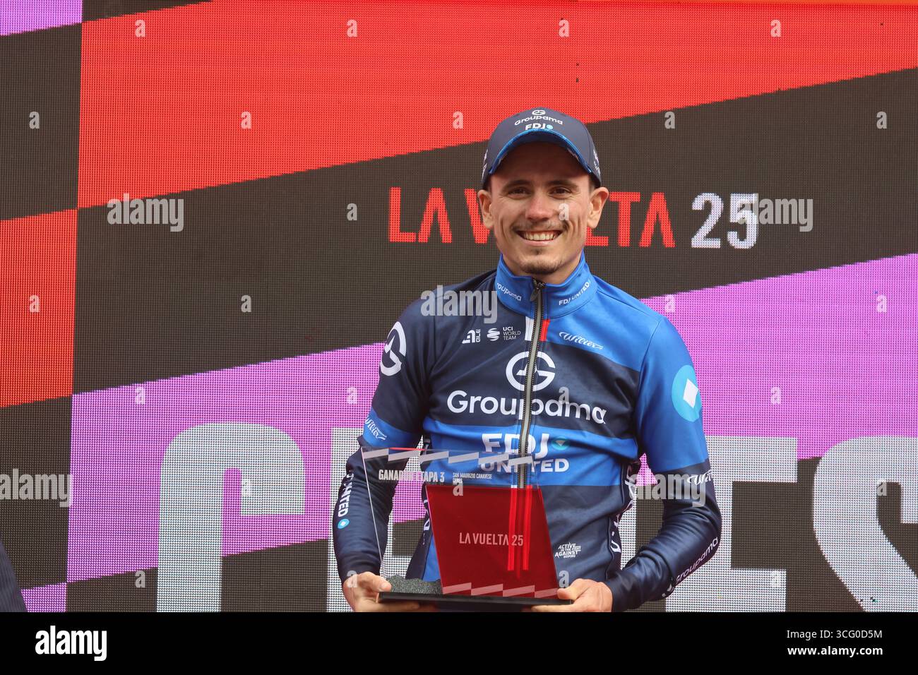 Coquard Challenges Pedersen and Meeus in Vuelta Stage as Pogacar Exits Coquard Challenges Pedersen and Meeus in Vuelta Stage as Pogacar Exits