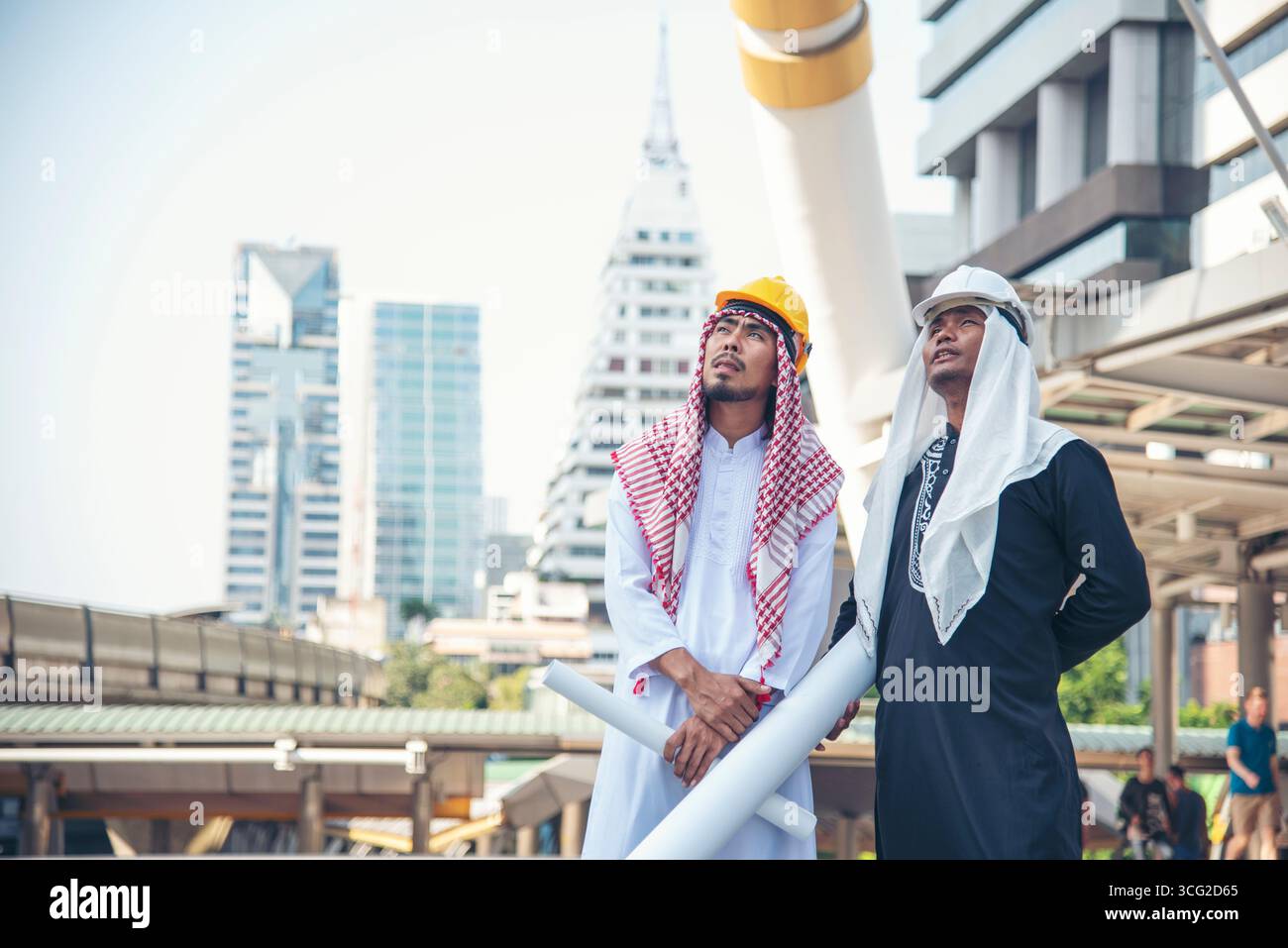 Muslim civil engineer using hi-res stock photography and images - Alamy