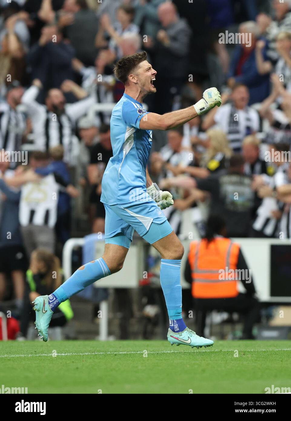 Nick pope newcastle united 2025 hi-res stock photography and images - Alamy