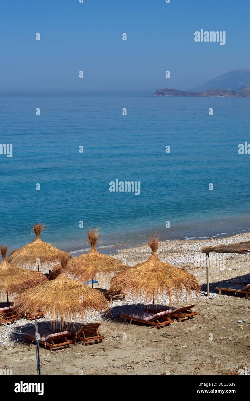 Lais Puzzle 1000 Pezzi: Ombrelloni Multicolori Sulla Spiaggia Di Alassio, Tramonto, Italia