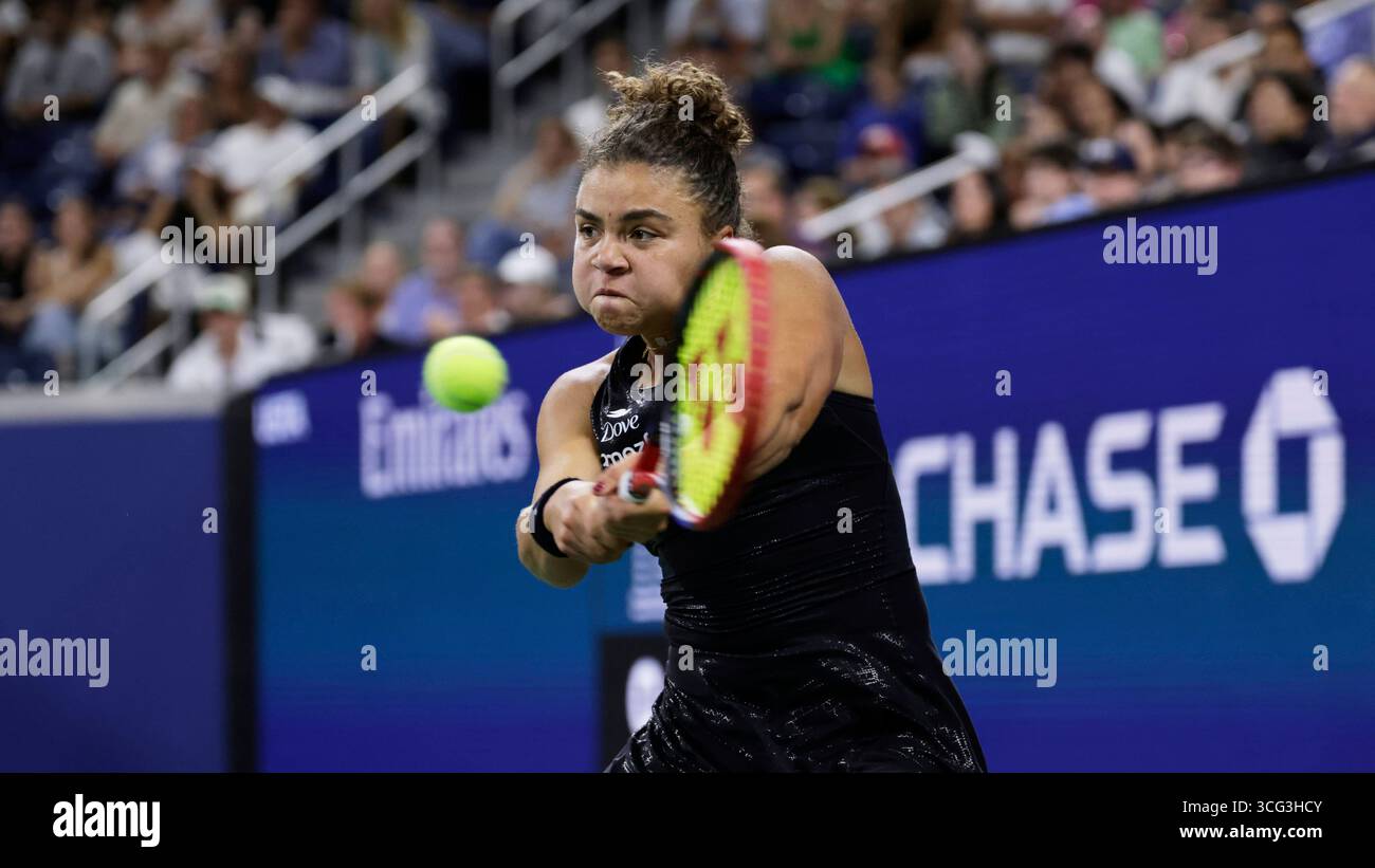 Paolini Advances to US Open 2026 2nd Round: Beats Erjavec - Highlights