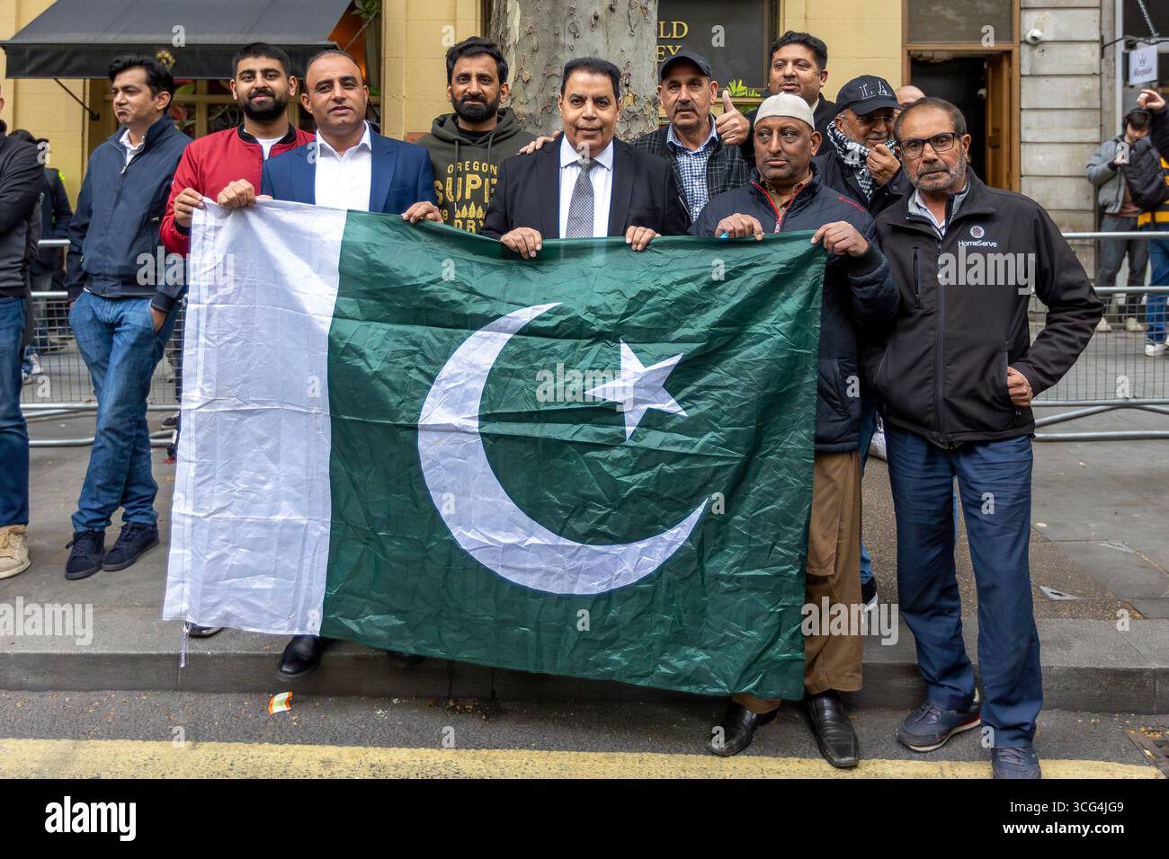 London, UK. Wednesday 7 May 2025. Supporters of Pakistan demonstrated