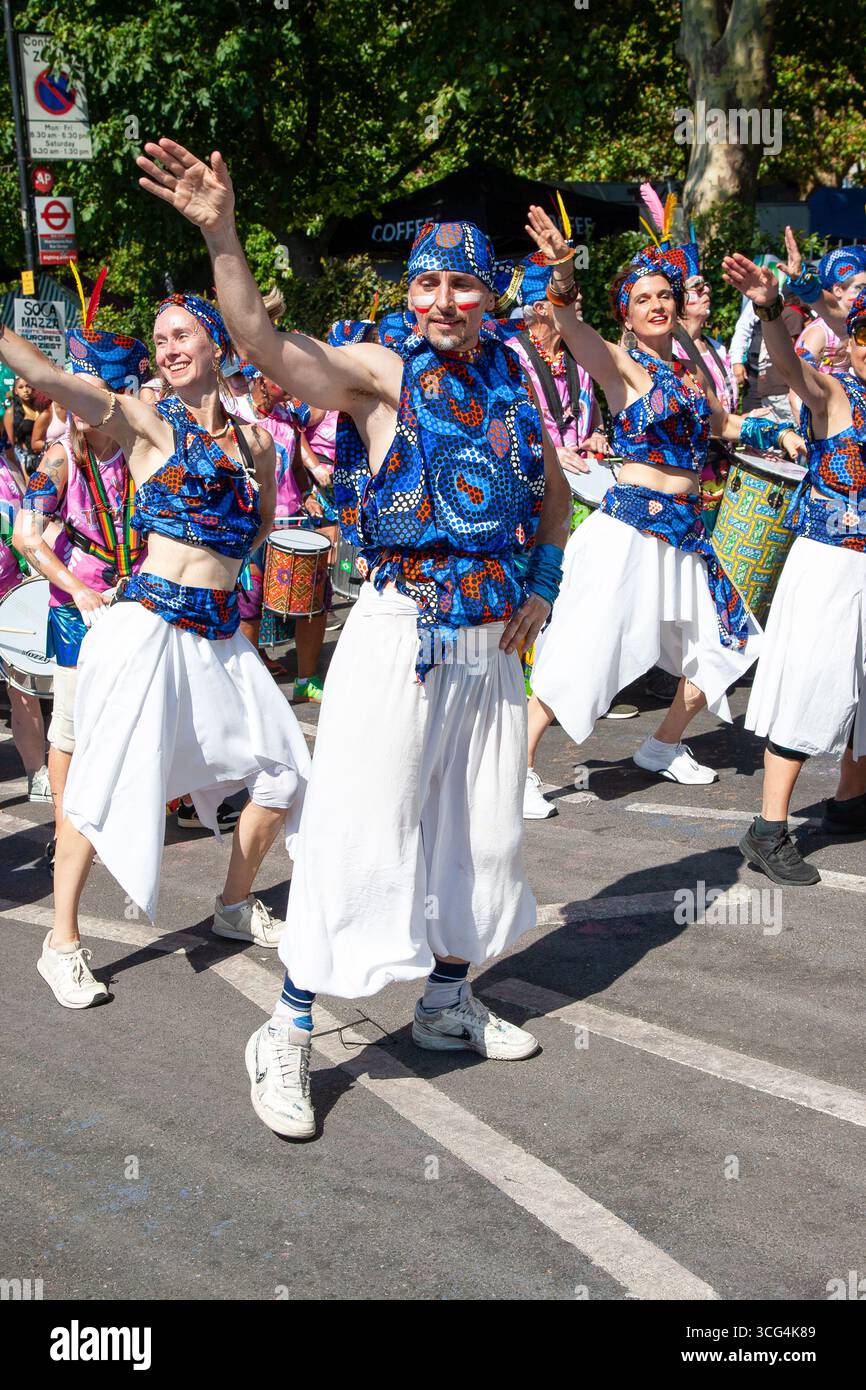 Notting hill samba dancers hi-res stock photography and images - Alamy