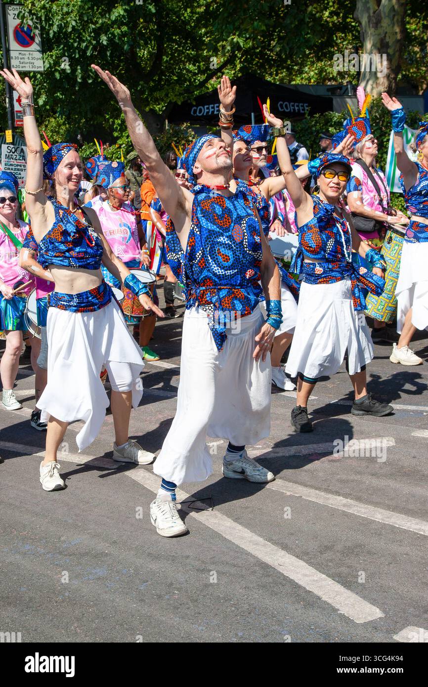 Notting hill samba dancers hi-res stock photography and images - Alamy