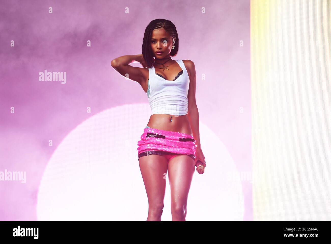 Tyla singer hi-res stock photography and images - Alamy