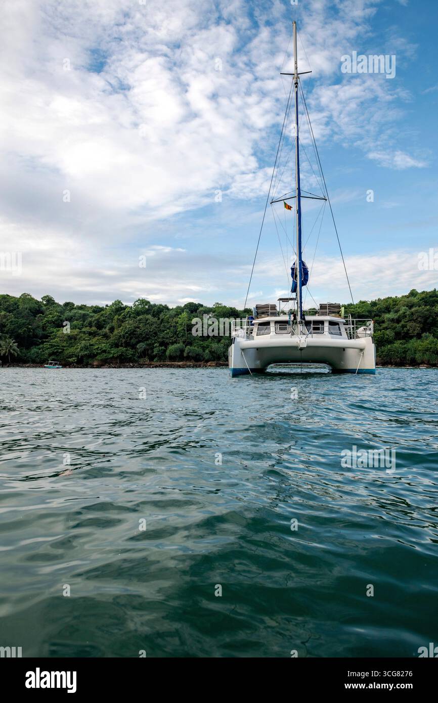 Sri Lanka, Southern Province, Sud, Süd, South, Weligama Bay, Unawatuna, Schiff, boat, catamaran, Katamaran, voilier, Segelboot, Segelschiff, sailboat, Stock Photo