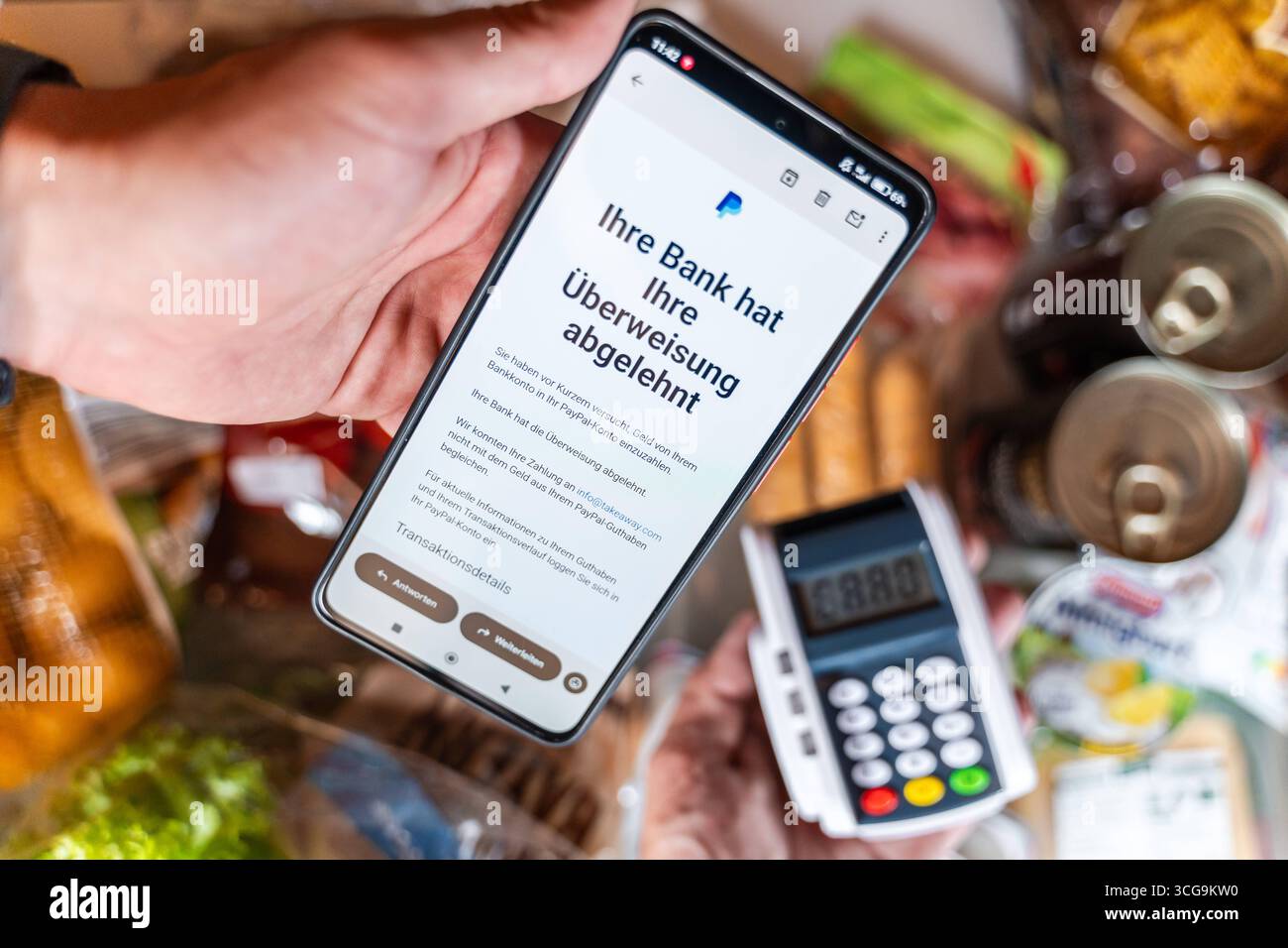 Paypal bank hi-res stock photography and images - Page 4 - Alamy