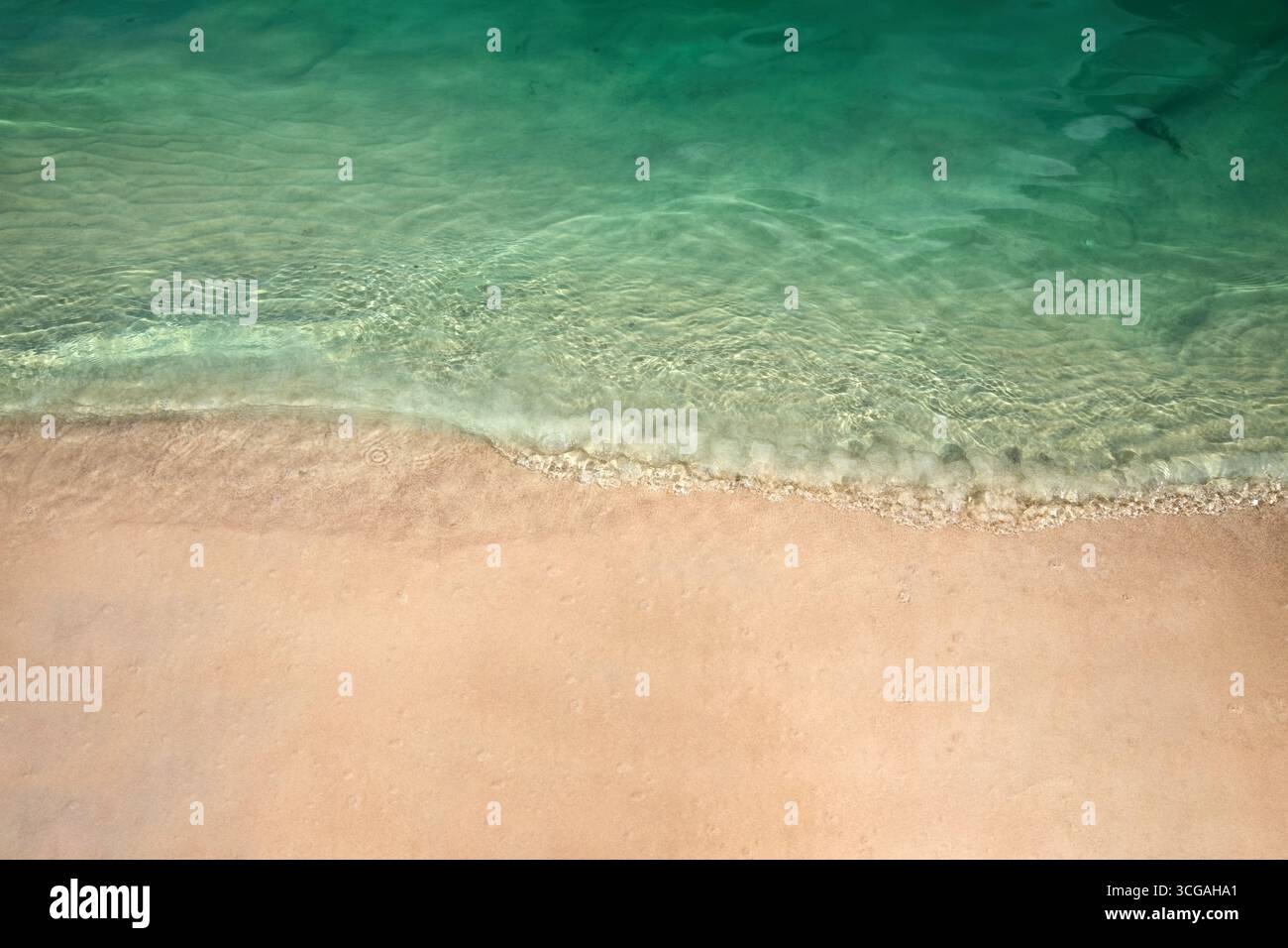 Sandy beach turquoise ocean waves hi-res stock photography and images ...