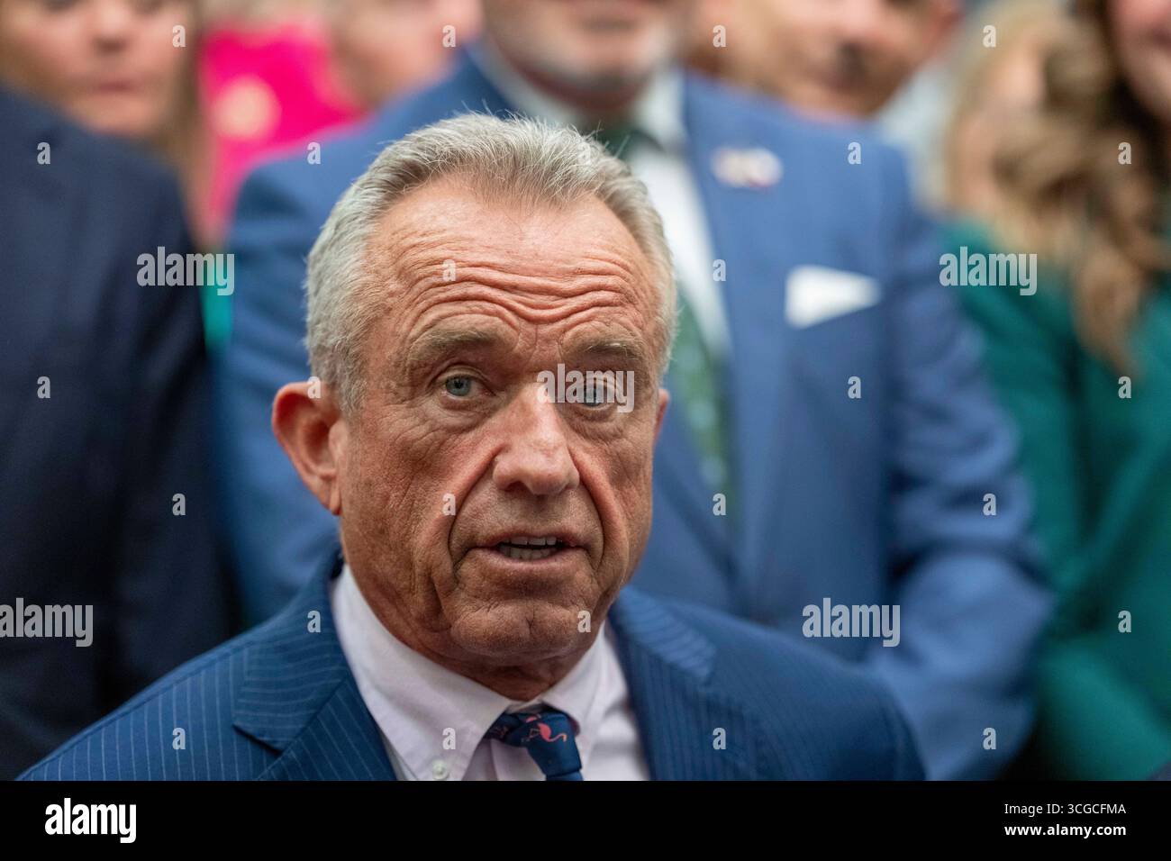 Austin, United States. 27th Aug, 2025. U.S. Secretary of Health & Human Services ROBERT F. KENNEDY, JR. speaks to the press at the Texas Capitol after Gov. Greg Abbott (not shown) finished signing three Health-related bills regulating additives, forbidding welfare benefits to pay for sugary snacks and other health measures on August 27, 2025. Credit: Bob Daemmrich/Alamy Live News Stock Photo