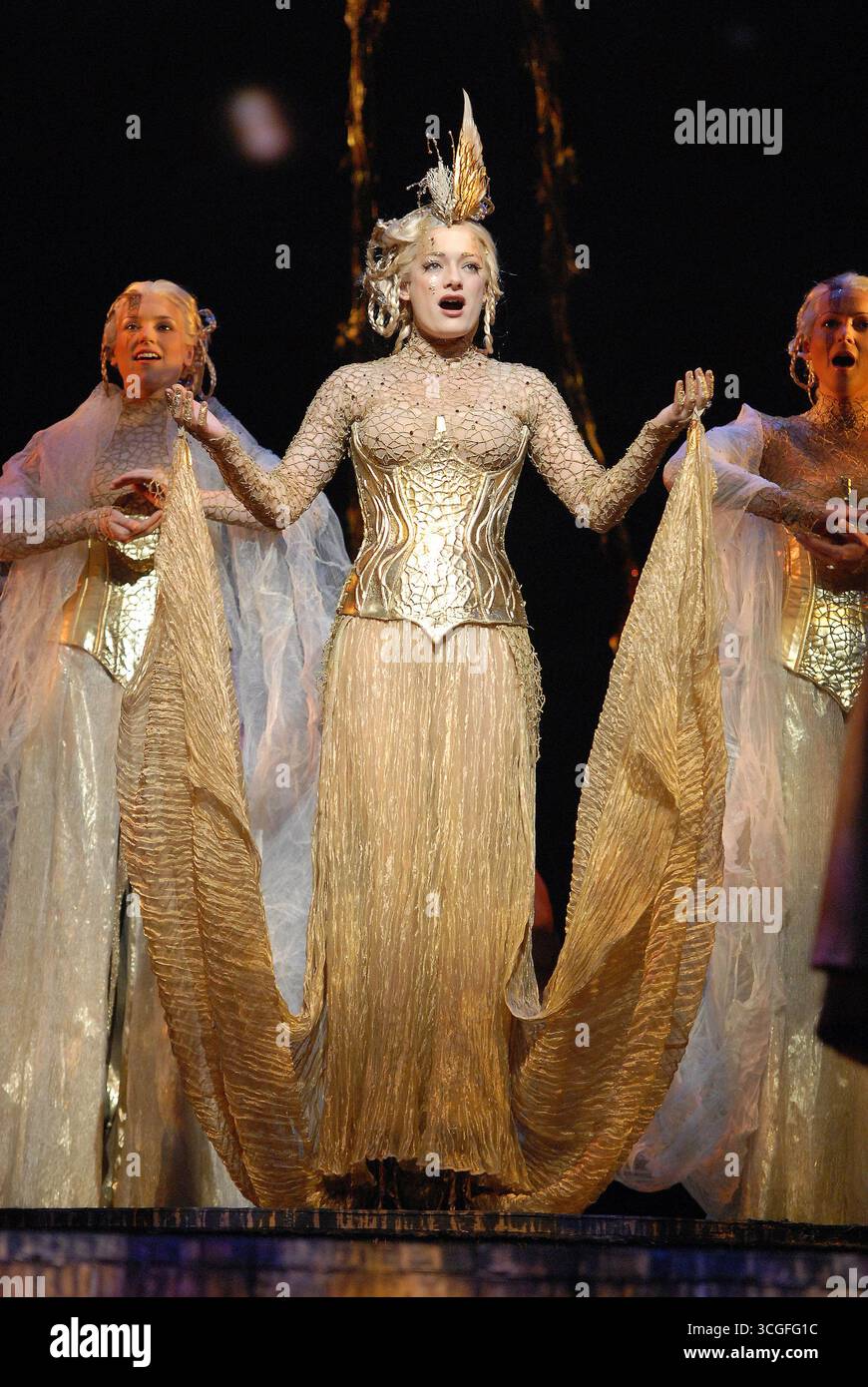 galadriel gold dress Galadriel Lindon Gown replica cosplay