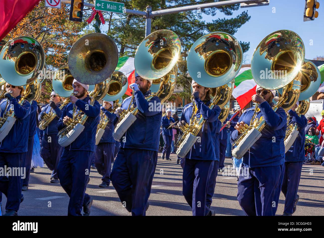 Horn section band hi-res stock photography and images - Alamy