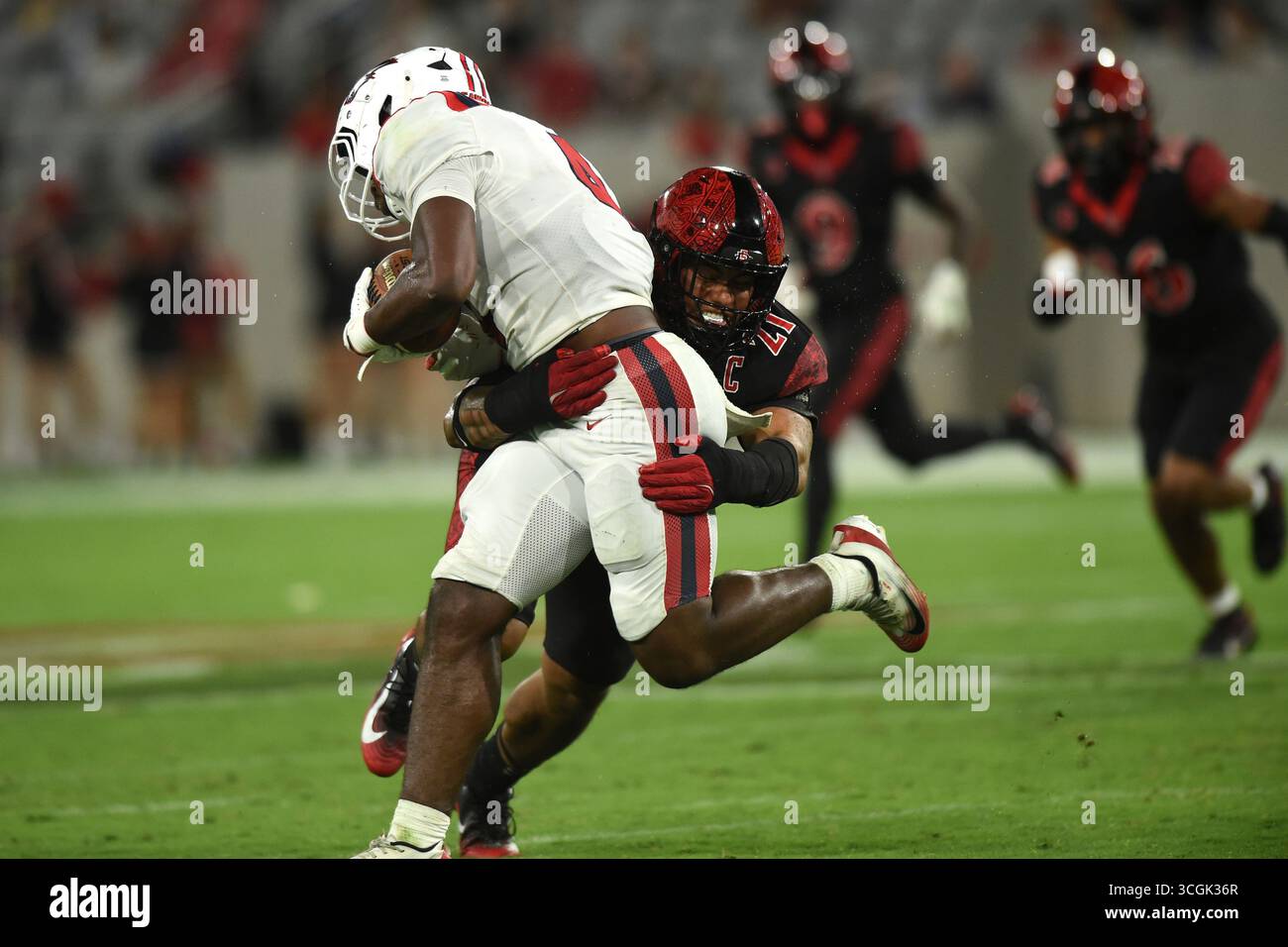 SAN DIEGO, CA - AUGUST 28: San Diego State Aztecs linebacker Tano ...
