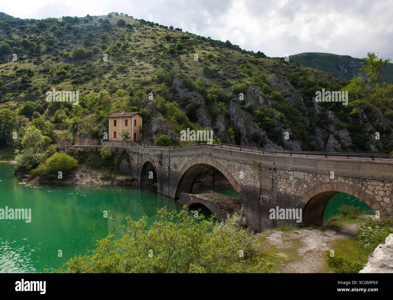 Bridge house across san hi res stock photography and images Alamy Bridge house across san hi res stock photography and images Alamy